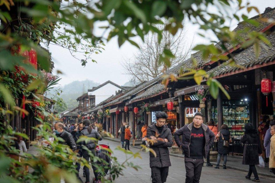 探寻未知世界,尽在我女生,长得很丑的。这到底怎么回事???蜗牛问答平台